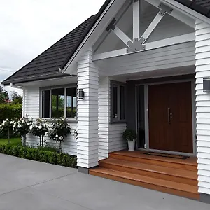 Bed & Breakfast No. 6 Heathcote, Taupo